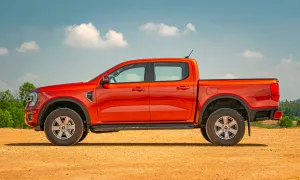 Ford Ranger bán nhiều gấp 2,4 lần cả phân khúc cộng lại