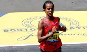 Nhà vô địch Boston Marathon nhận thưởng sau 10 năm Nhà vô địch Boston Marathon nhận thưởng sau 10 năm