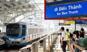 'Cất xe máy, đi bộ 2 km mỗi ngày từ khi có metro'