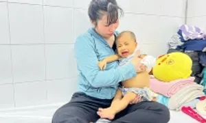 Bé trai 2 tuổi hồi sinh nhờ lá gan từ người chết não Bé trai 2 tuổi hồi sinh nhờ lá gan từ người chết não