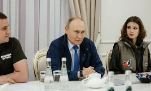 Ông Putin lần đầu thăm Kursk từ khi lực lượng Ukraine bị đẩy lùi Ông Putin lần đầu thăm Kursk từ khi lực lượng Ukraine bị đẩy lùi