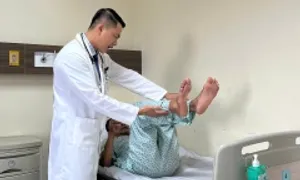 Nguy kịch do chích lể đầu ngón tay 'chữa đột quỵ' Nguy kịch do chích lể đầu ngón tay 'chữa đột quỵ'