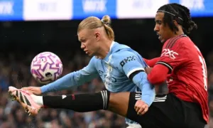 Yoro: 'Man Utd có thể sa sút, nhưng đẳng cấp thì không bao giờ mất'