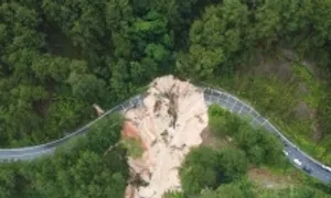 Khách hủy tour vì sạt lở trên đường đi Đà Lạt